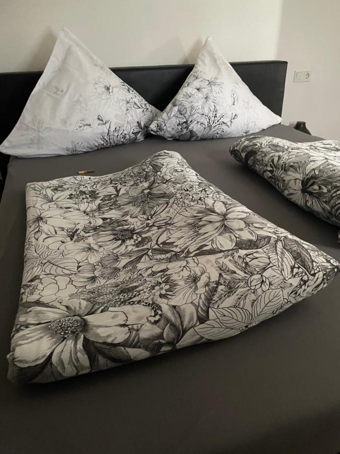 Maxhof Trier Apartment Bagian luar foto